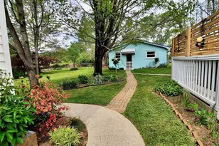 604 Substation St, Hendersonville, NC 28792 - Photo 4