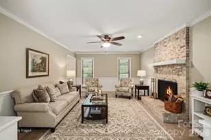 7928 Covey Chase Dr, Charlotte, NC 28210 - Photo 2