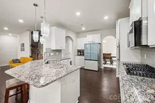 1031 Lookout Shls Dr, Fort Mill, SC 29715 - Photo 8