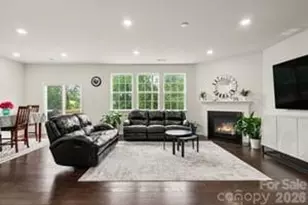 1031 Lookout Shls Dr, Fort Mill, SC 29715 - Photo 18