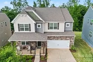 1031 Lookout Shls Dr, Fort Mill, SC 29715 - Photo 2