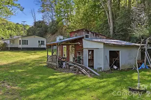1200 Barkers Creek Rd, Whittier, NC 28789 - Photo 10