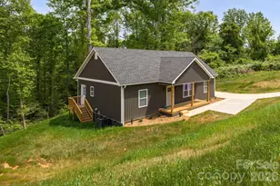 1475 32nd St SW, Hickory, NC 28602 - Photo 2