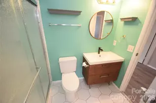 9432 Lexington Cir, Charlotte, NC 28213 - Photo 18