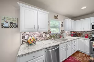 6514 Glenmoor Dr, Charlotte, NC 28214 - Photo 4