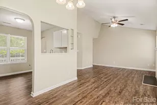 3744 Capps Hill Dr, Charlotte, NC 28216 - Photo 12