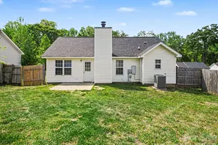3744 Capps Hill Dr, Charlotte, NC 28216 - Photo 20