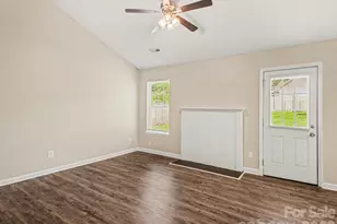 3744 Capps Hill Dr, Charlotte, NC 28216 - Photo 6