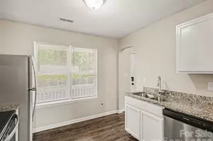 3744 Capps Hill Dr, Charlotte, NC 28216 - Photo 8