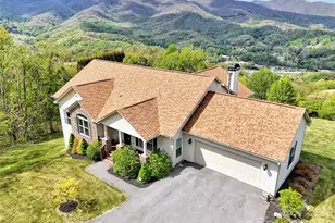 4 Matheny Acres Dr, Waynesville, NC 28786 - Photo 2