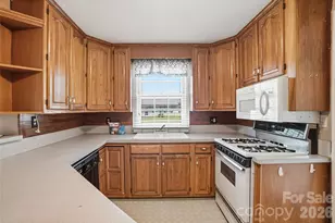 208 Jackson Terrace, Clover, SC 29710 - Photo 6