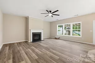 9013 Gailes Dr, Charlotte, NC 28278 - Photo 16