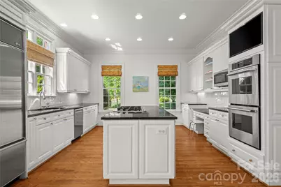 2046 Hopedale Avenue, Charlotte, NC 28207 - Photo 10