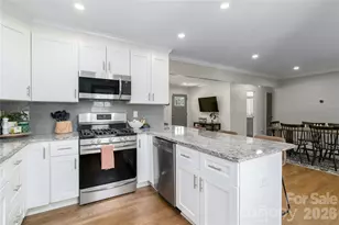 3733 Sargeant Dr, Charlotte, NC 28217 - Photo 10