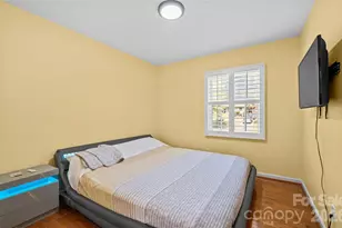 7037 Crossridge Rd, Charlotte, NC 28214 - Photo 16