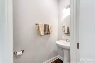 8753 Aspinwall Dr, Charlotte, NC 28216 - Photo 20