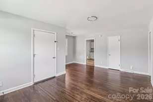 5320 Dolphin Ln, Charlotte, NC 28215 - Photo 8