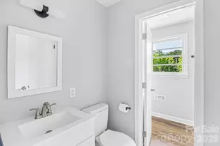 5320 Dolphin Ln, Charlotte, NC 28215 - Photo 18