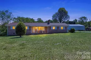 1480 21st St NE, Hickory, NC 28601 - Photo 2