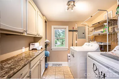 826 6th Street NW #4, Hickory, NC 28601 - Photo 12