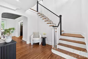 2501 Runnymede Ln, Charlotte, NC 28209 - Photo 6