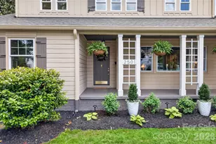 2501 Runnymede Ln, Charlotte, NC 28209 - Photo 4