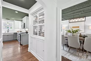 2501 Runnymede Ln, Charlotte, NC 28209 - Photo 12