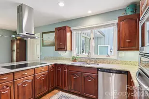 817 Greenwood Dr, Hendersonville, NC 28791 - Photo 16