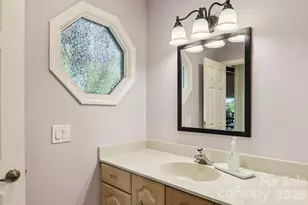 817 Greenwood Dr, Hendersonville, NC 28791 - Photo 20