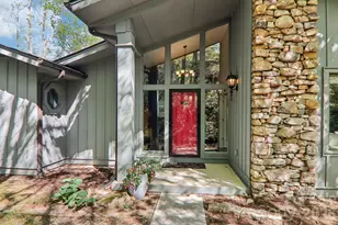817 Greenwood Dr, Hendersonville, NC 28791 - Photo 2