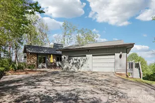 817 Greenwood Dr, Hendersonville, NC 28791 - Photo 4