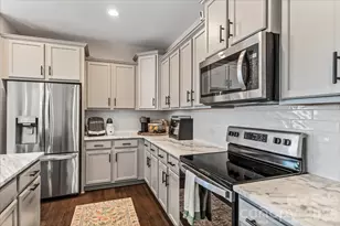 174 Parkmont Dr, Troutman, NC 28166 - Photo 8