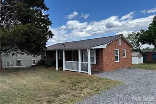 203 Laurel St SE, Valdese, NC 28690 - Photo 2