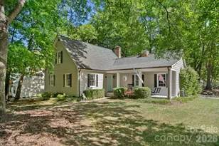 817 Bent Wood Ct, Matthews, NC 28105 - Photo 2