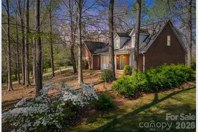 1421 Windsor Street NE, Lenoir, NC 28645 - Photo 1