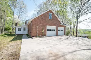 1421 Windsor St NE, Lenoir, NC 28645 - Photo 6