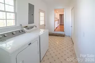 1421 Windsor St NE, Lenoir, NC 28645 - Photo 24