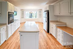 1421 Windsor St NE, Lenoir, NC 28645 - Photo 8