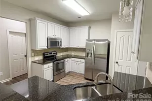 17224 Cambridge Woods Ct, Charlotte, NC 28277 - Photo 10