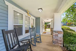 27 Sunview Cir, Arden, NC 28704 - Photo 2