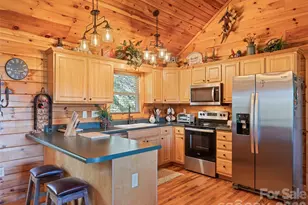 651 Point of View Dr, Waynesville, NC 28785 - Photo 10