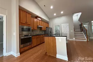10313 Woodview Cir, Charlotte, NC 28277 - Photo 12