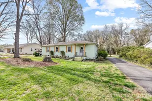 5711 Oak Dr, Charlotte, NC 28216 - Photo 2