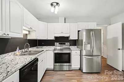 8100 Barncliff Road, Charlotte, NC 28227 - Photo 12