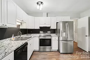 8100 Barncliff Rd, Charlotte, NC 28227 - Photo 12