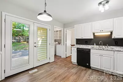 8100 Barncliff Road, Charlotte, NC 28227 - Photo 14