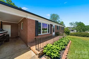 5075 Fleetwood Dr, Hickory, NC 28602 - Photo 4