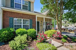 747 Rock Lake Glen, Fort Mill, SC 29715 - Photo 2