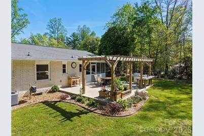 304 Wood Dale Drive, Hendersonville, NC 28791 - Photo 46