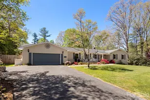 304 Wood Dale Dr, Hendersonville, NC 28791 - Photo 2